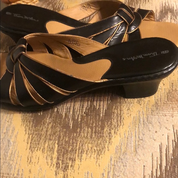 Thom McAn sandals - Picture 2 of 2